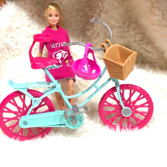 PRICE FIRM BARBIE MATTEL (2013) and bike - Picture 1 of 9
